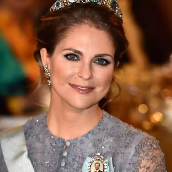 La princesa Madeleine fue la más admirada de todas, pues lució la tiara de aguamarinas conocida como Kokoshnik, joya que perteneció a su tía.
