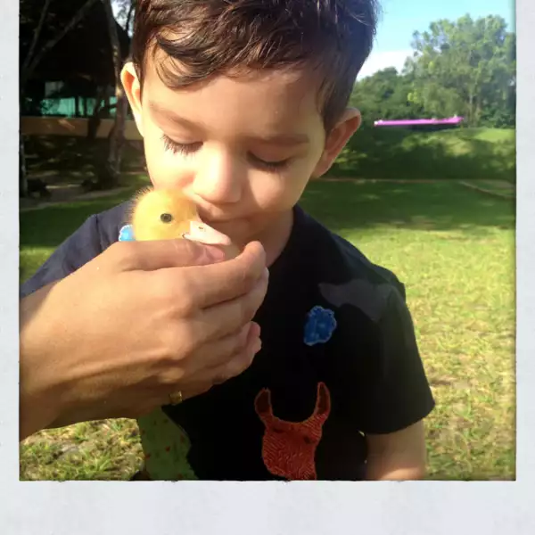 Iam, el hijo de Claudia Lizaldi en Playa del Carmen