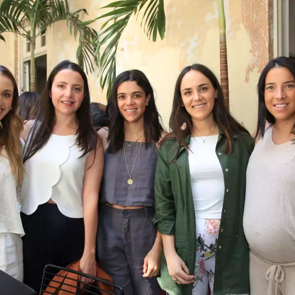 Alejandra Suárez , Mónica Olivar , Pamela de Abiega, Belén Ar