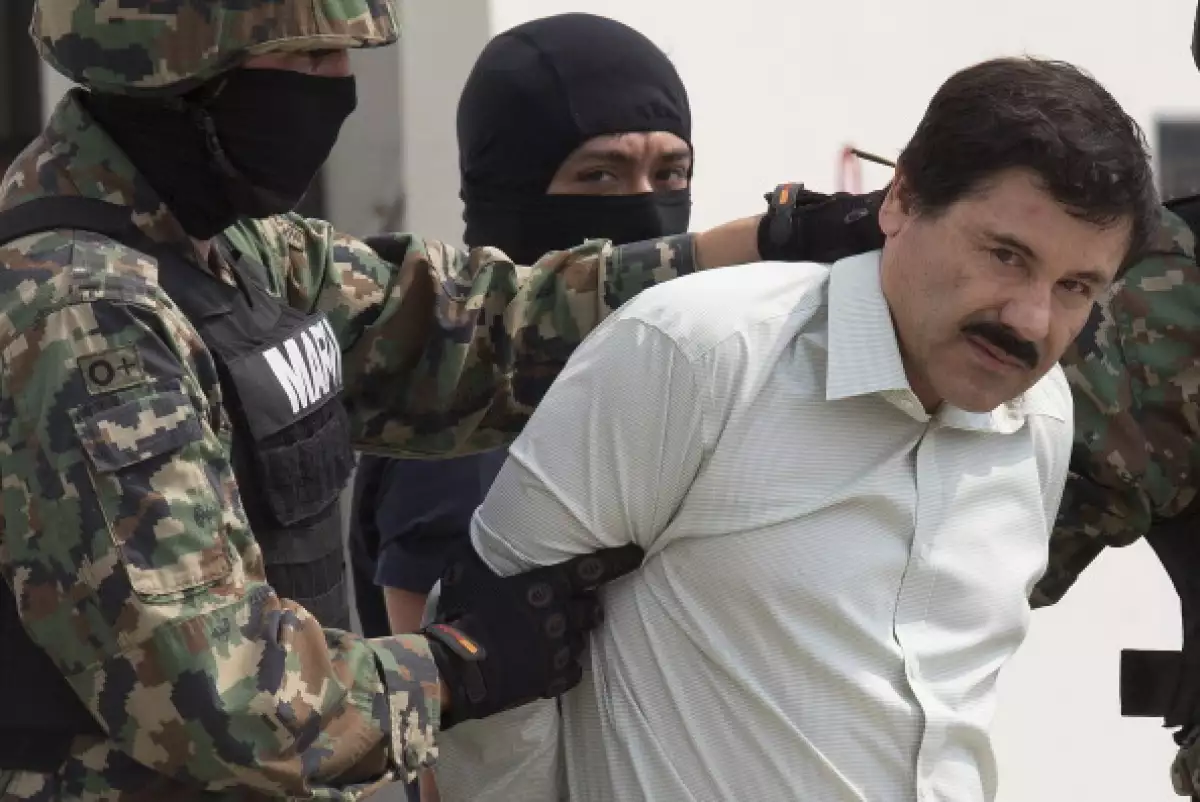 Abogados del 'Chapo' Guzmán agotan recursos para obtener documentos y así detener extradición a EU.