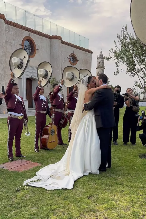 Ale Capetillo y Nader Shoueiry se casaron en la Hacienda Zotoluca