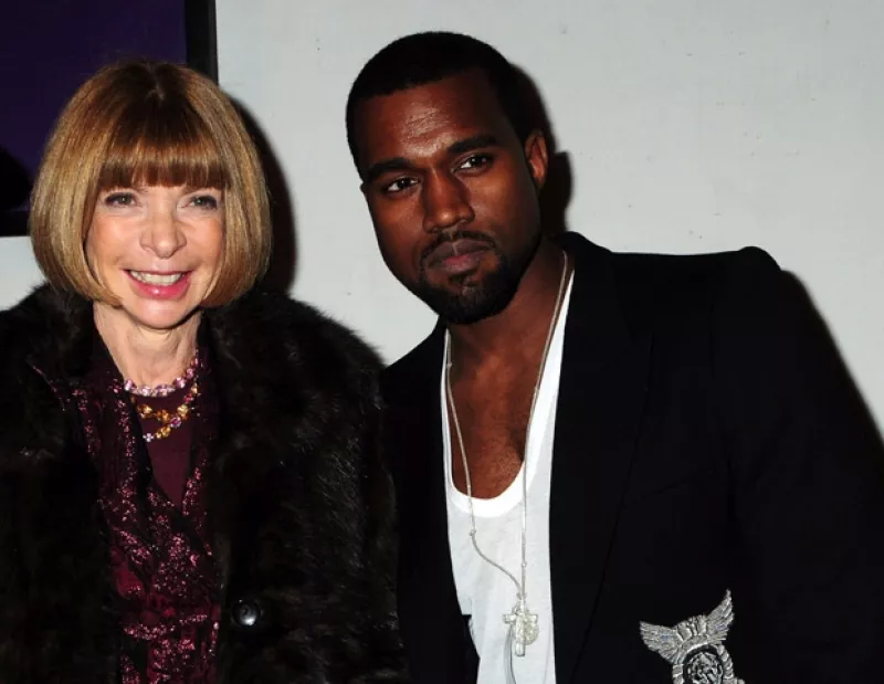 De acuerdo con RadarOnline, el rapero fue con su amiga para cuestionarle por qué su pareja no apareció en la portada de Vogue y prefirió a la actriz Lena Dunham.