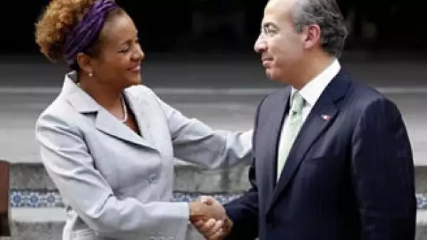 La gobernadora general de Canadá, Michaelle Jean, y el presidente Felipe Calderón, se reunieron este lunes.  (Foto: AP)