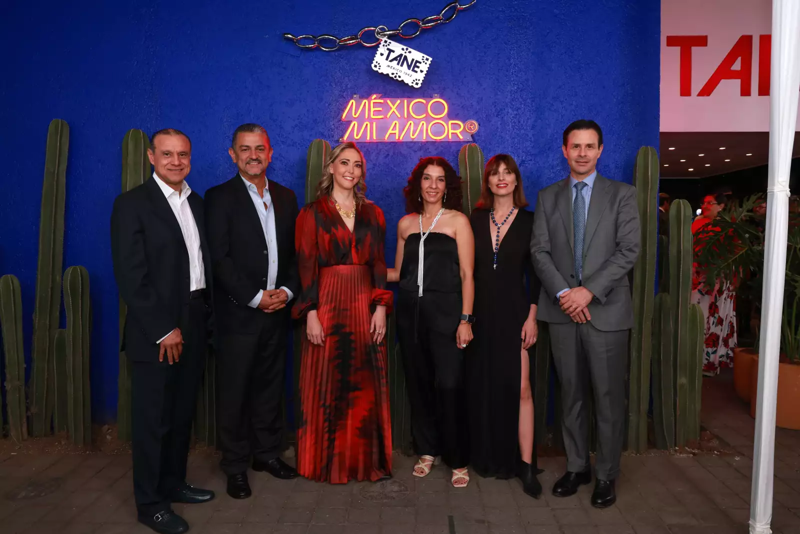 Hermenegildo Cabrera , Gabriel Olivas , Michelle Pell, Maca Sote