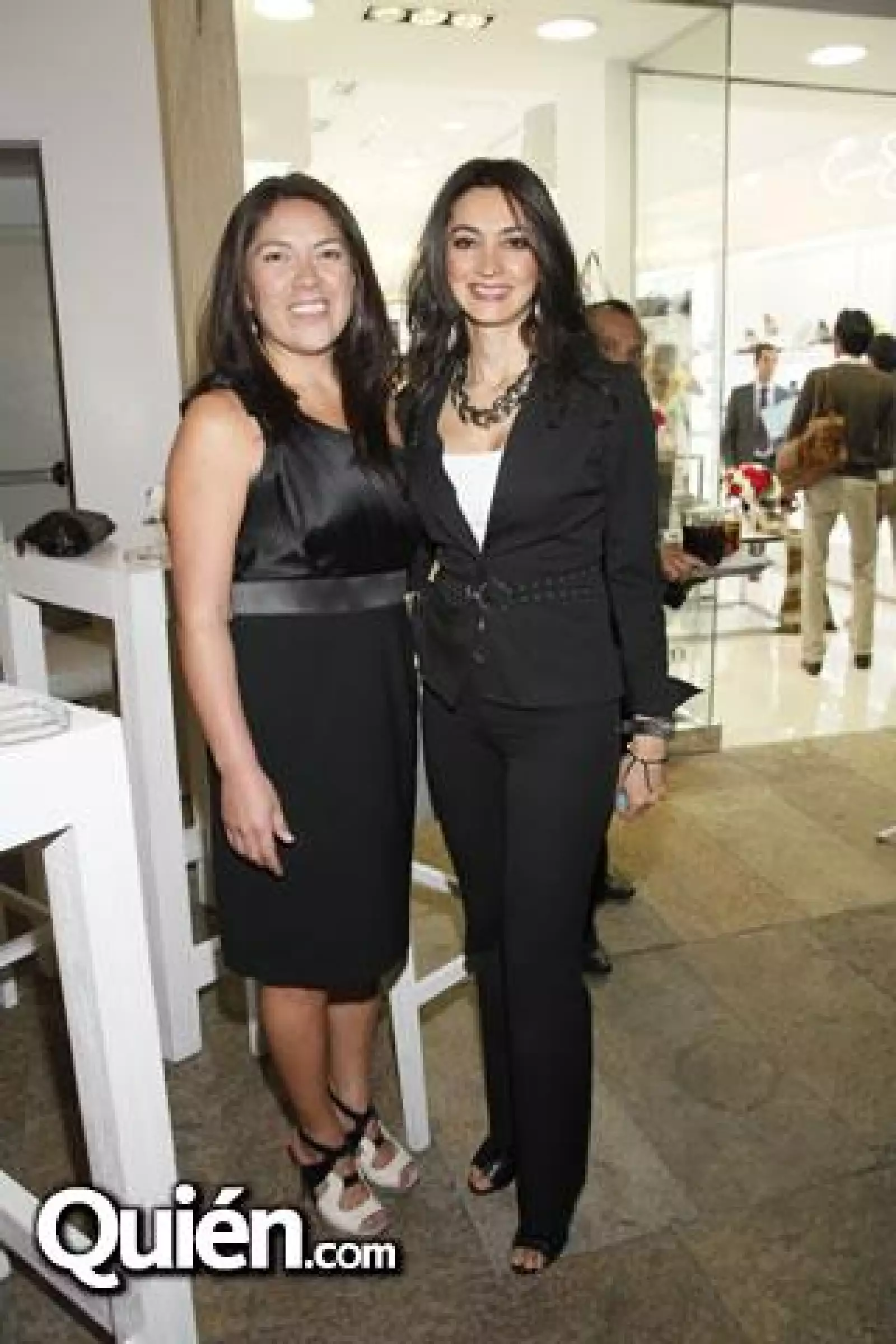 Berenice Islas y Gina Robles