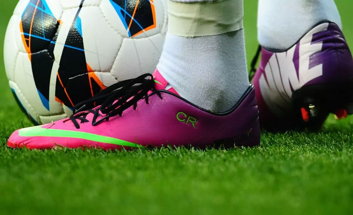 Mercurial CR7 rosas