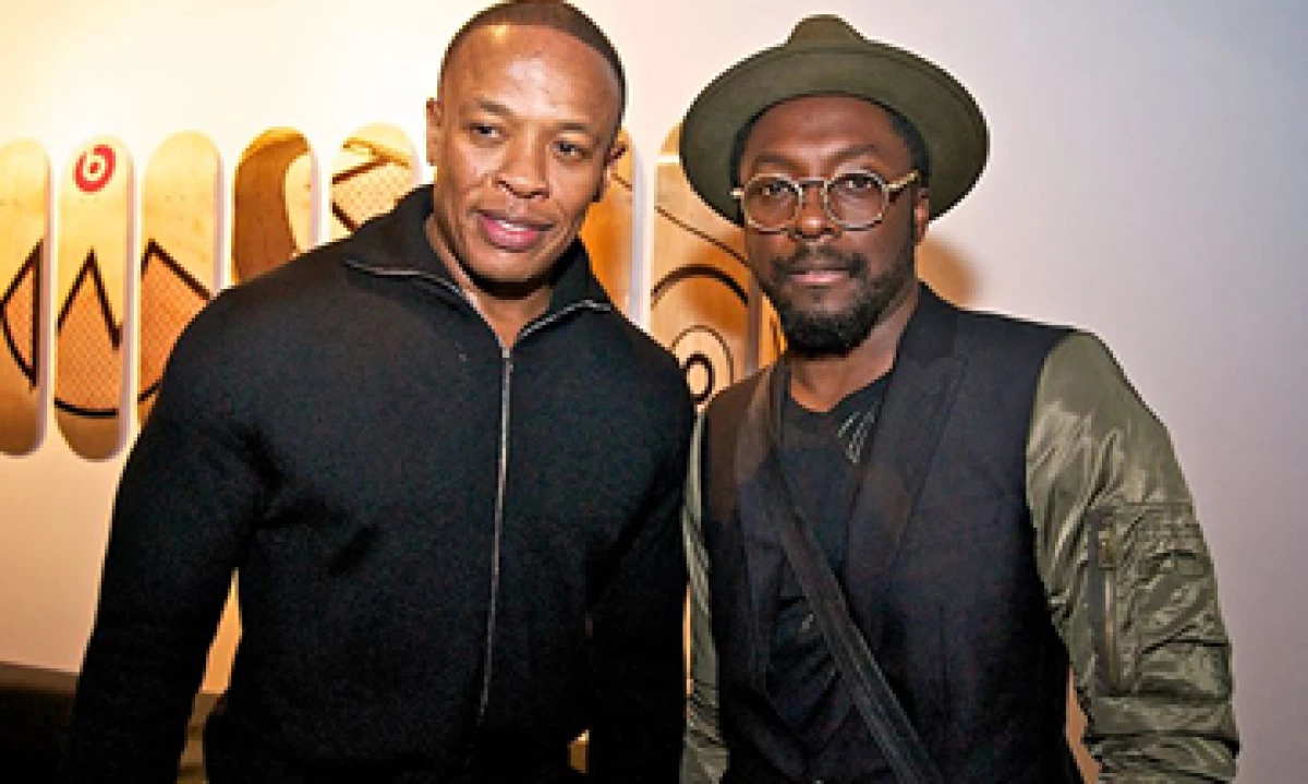 Dr. Dre y Will.i.am (izq) son cofundadores de la empresa Beats junto con Jimmy Iovine. (Foto: tomada de Facebook/DrDre)
