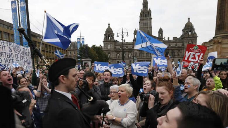 Alrededor de cuatro millones de votantes escoceses están convocados para responder a la pregunta ¿Escocia debería de ser un país independiente? , cuya respuesta tiene implicaciones para la economía del Reino Unido y Europa.