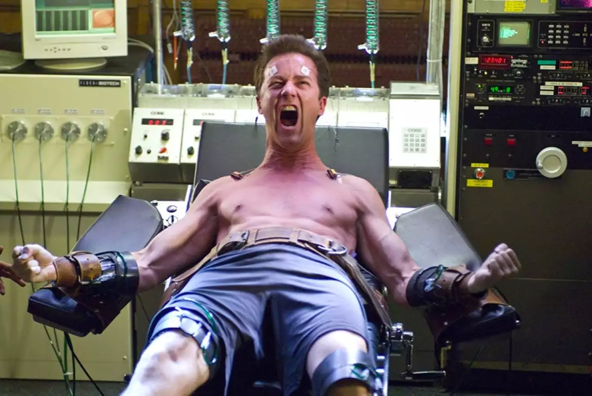 hulk edward norton.jpg