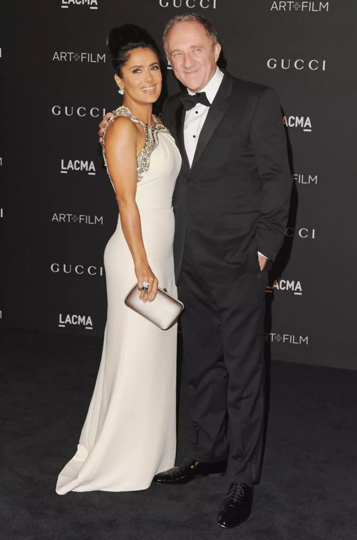 Salama y Henri posaron románticos a su legada al evento.