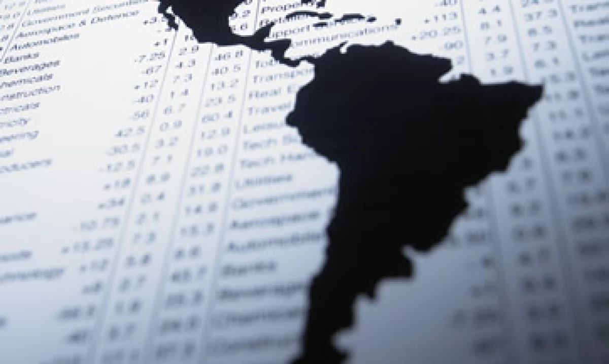 Fitch destacó a Uruguay y Ecuador como las únicas naciones con perspectivas positivas. (Foto: Getty Images)