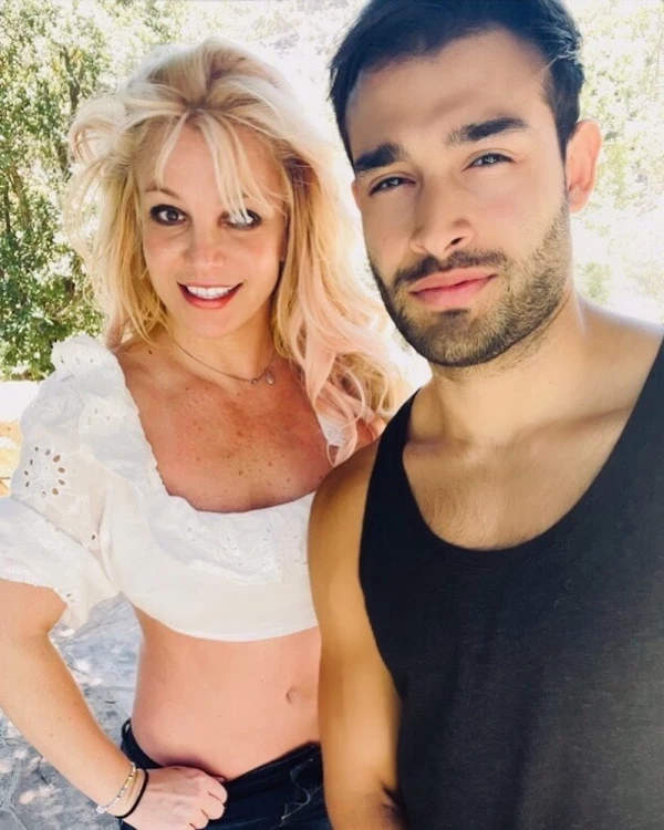 Tras conseguir su libertad, Britney ya está en los preparativos de su boda britney-sam.jpeg