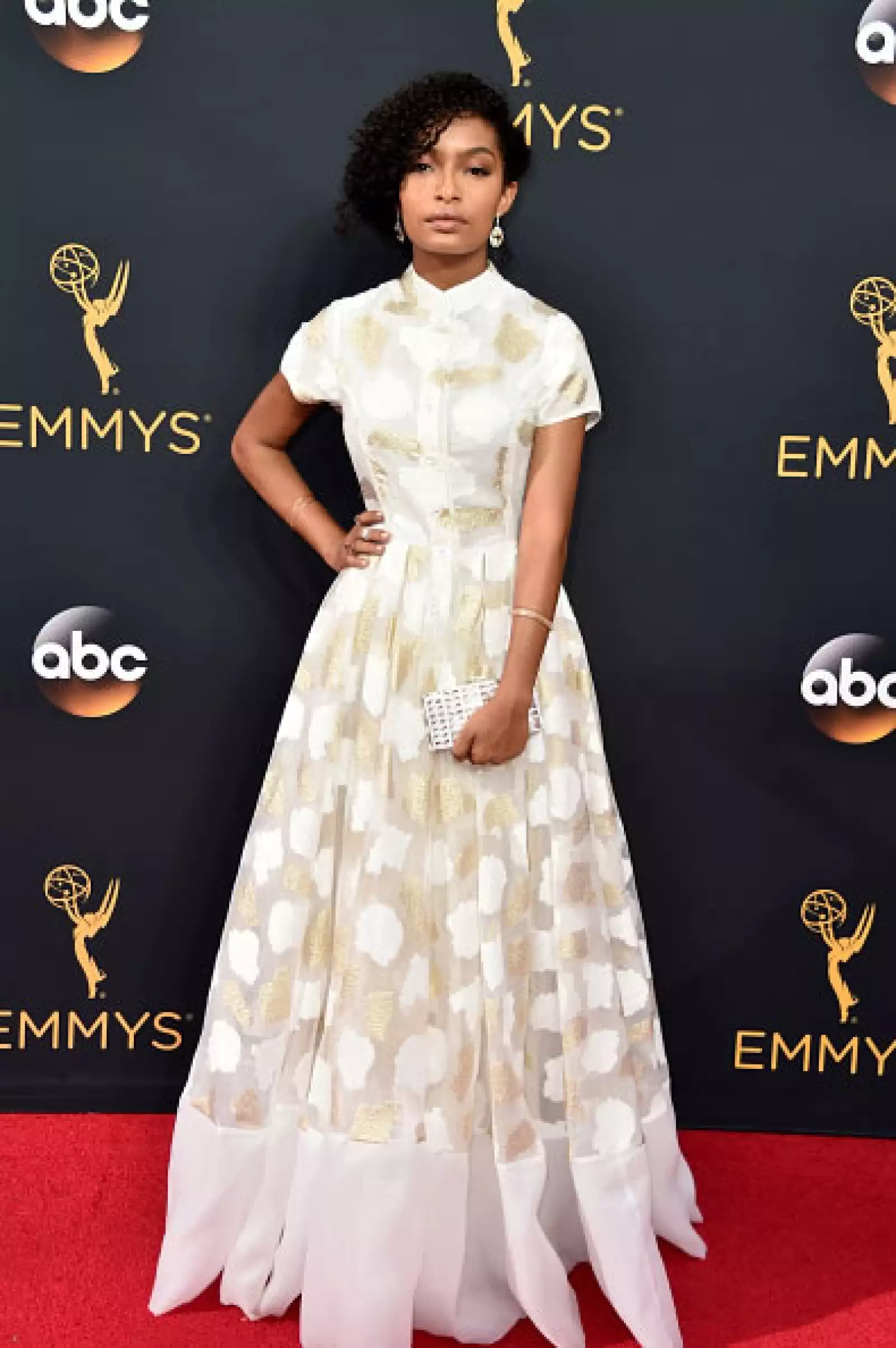 Yara Shahidi en Clara Rotescu.