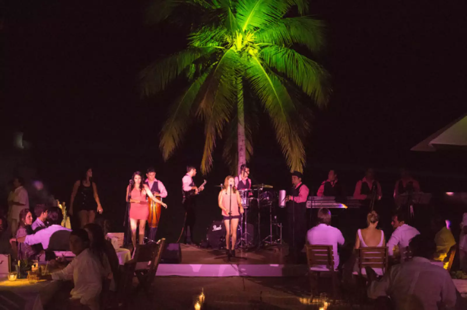 Aspecto del coctél de bienvenida