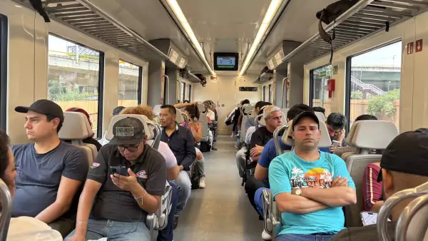 Tren-al-AIFA-mueve-mas-vecinos-que-viajeros-rumbo-al-aeropuerto 
