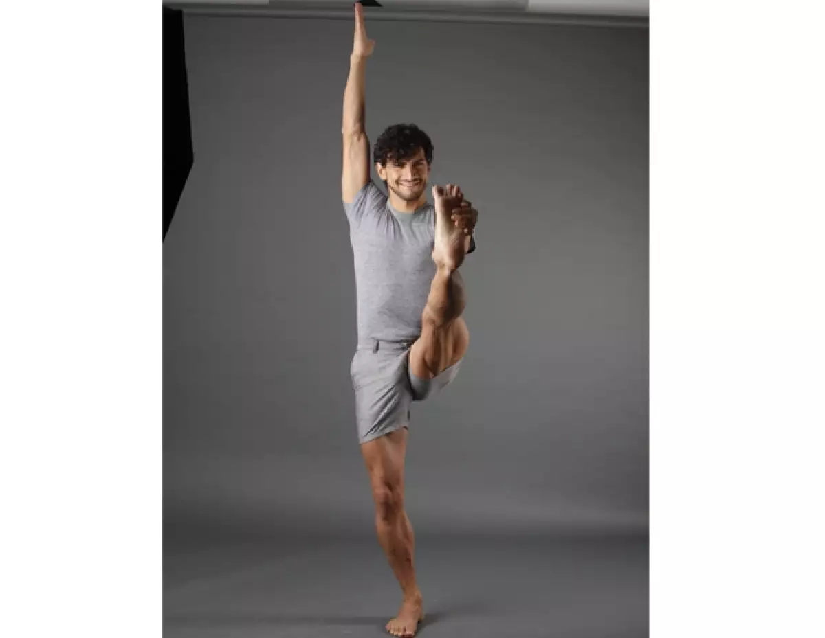 Algunos de sus profesores fueron Ana Desvignes de Ashtanga Yoga y Baptiest Marceau y Larry Shultz.