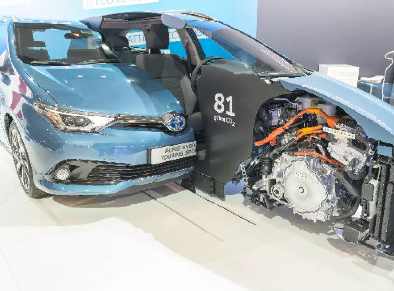 auto de Toyota abierto