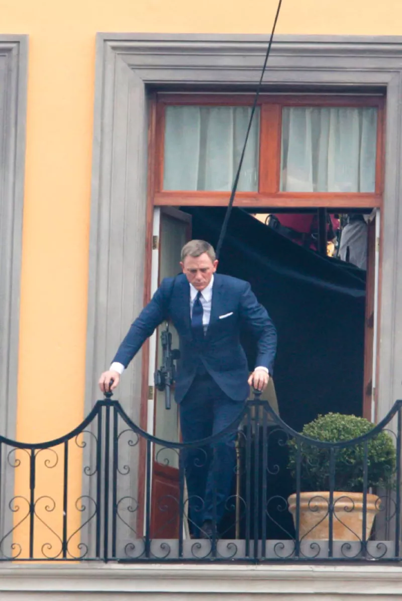 Tras semanas de preparar el set de filmación, el actor inglés estuvo filmando en el Centro Histórico la persecución de un asesino.