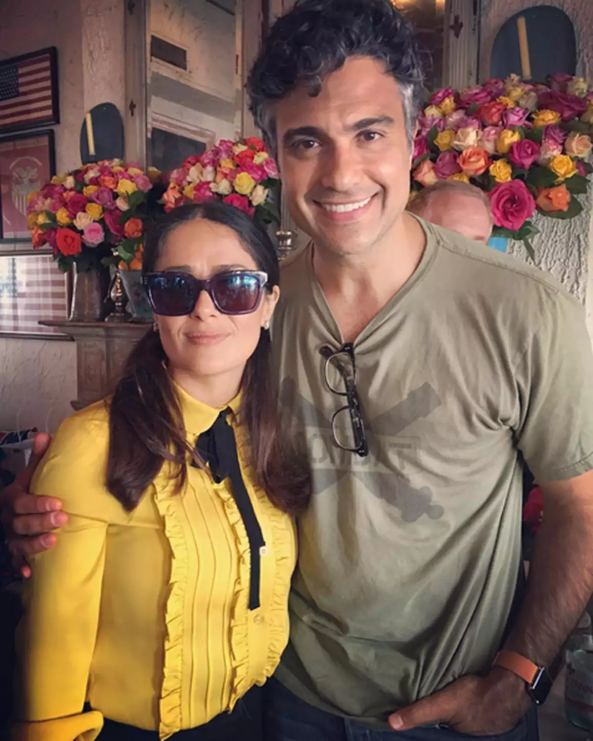 Por su parte, Jaime compartió esta foto y escribió: `Qué gusto verte siempre querida @salmahayek 🙌🏼😘 / Always lovely to see you dear #salmahayek´.