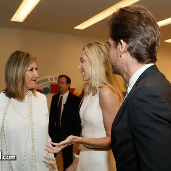 Ana Laura Llerena, Françoise Lavertu y Dennis Stevens