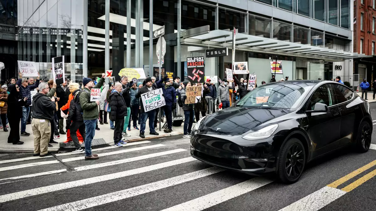 retiran-tesla-salon-internacional-automovil-vancouver