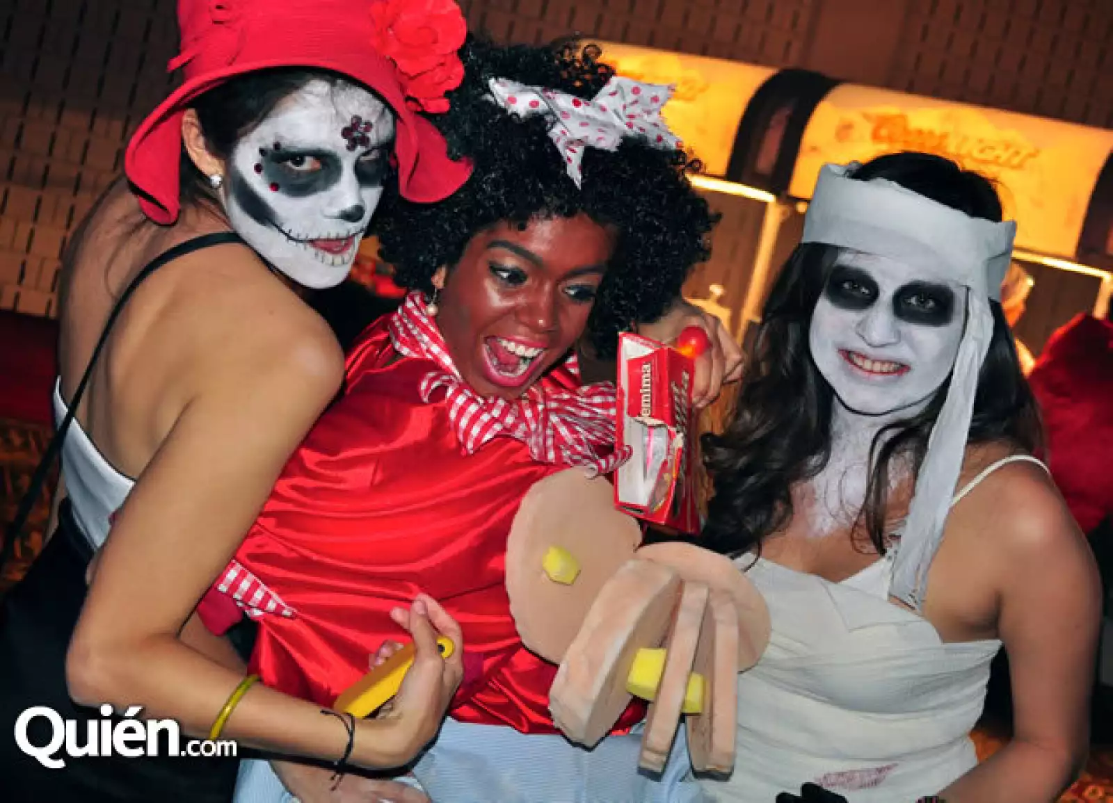 Karla Torre,Dennisse Torre,Cynthia Salinas