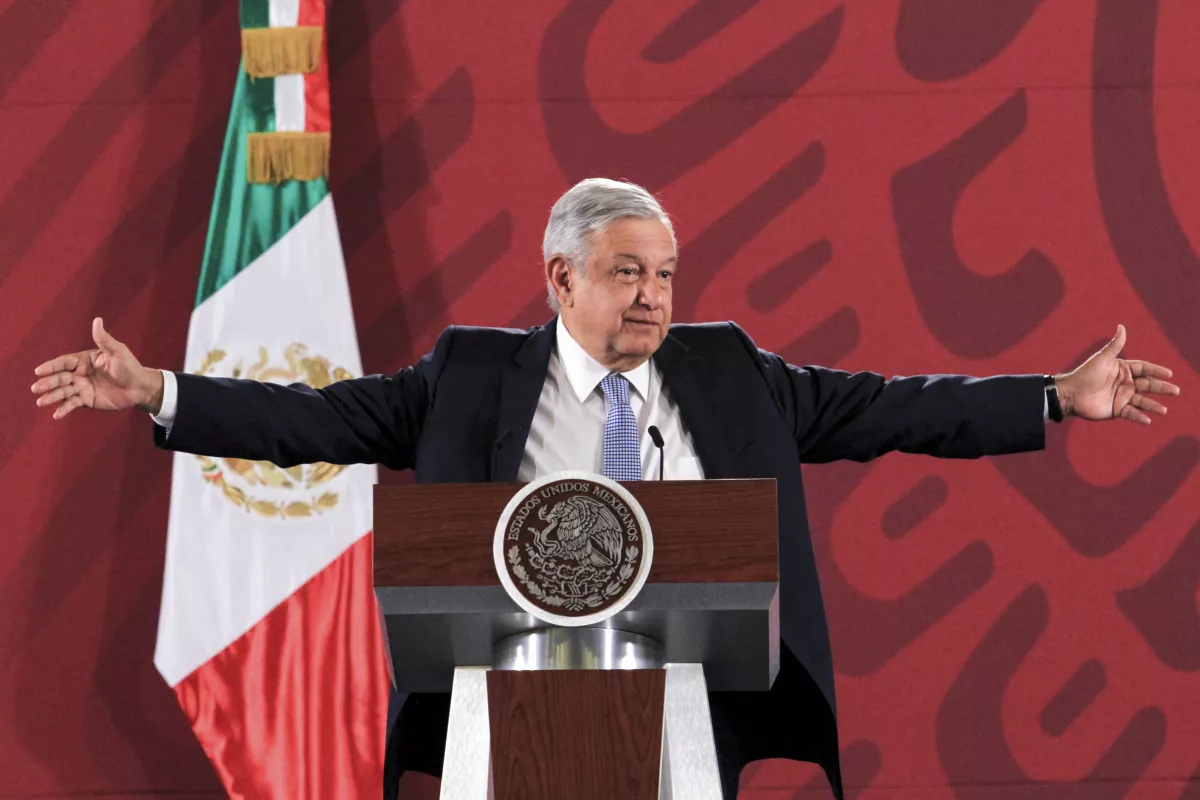 AMLO va por iniciativa para quitar el fuero