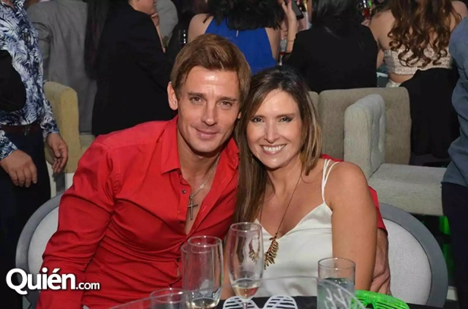 Max Juárez y Caro Elizalde.