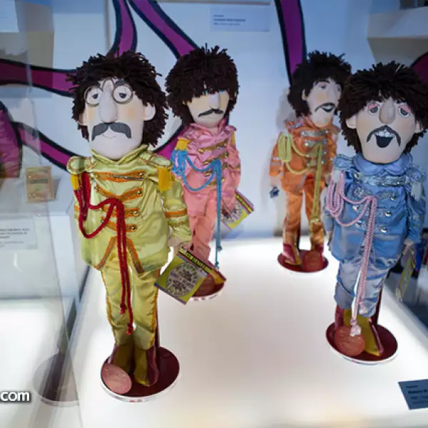 Muñeco de los integrantes de la banda.