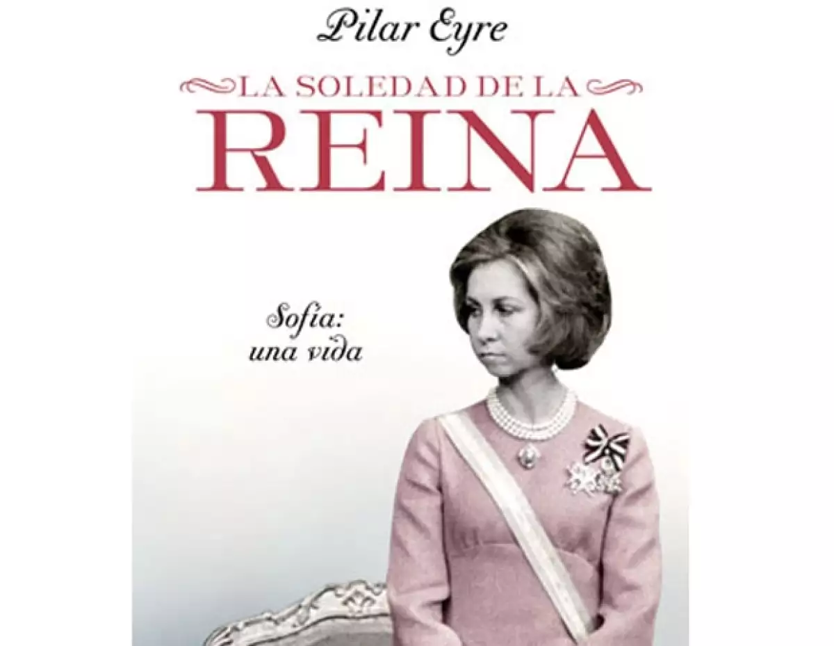 El libro "La soledad de la reina", de Pilar Eyre, ha causado polémica en todo el mundo, especialmente porque en él se asegura que el rey de España coqueteaba con la princesa Diana.