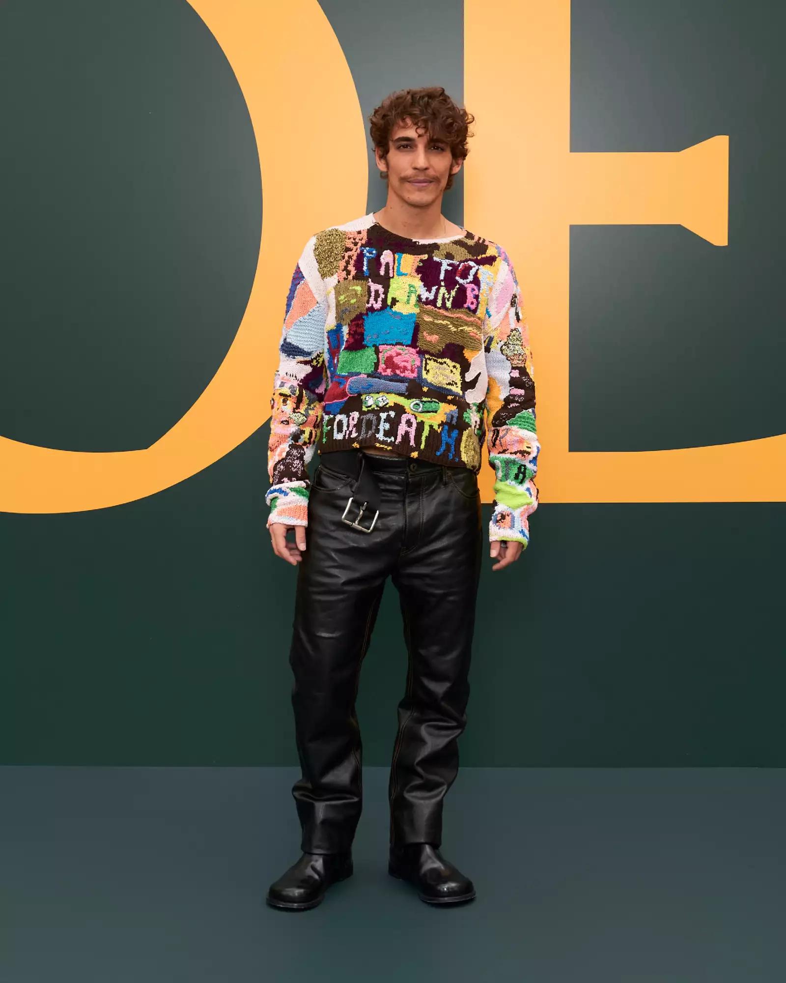 LOEWE_SS25_MENS_SHOW_MIGUEL_HERRAN_L1089374_23.jpg