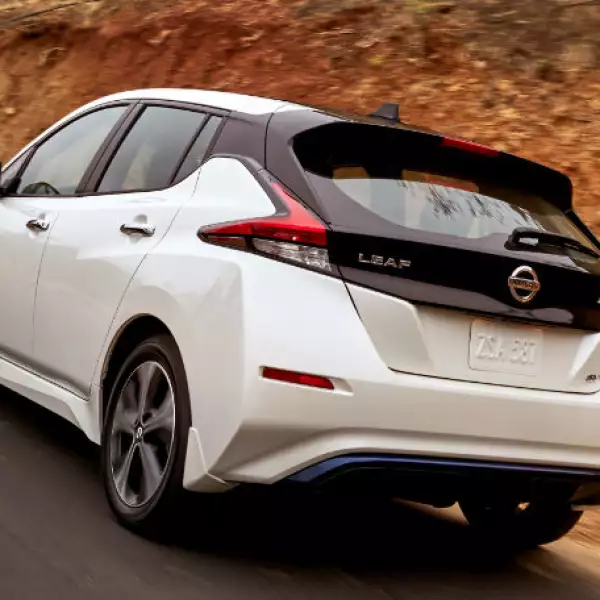 Nissan Leaf 2018 (b)