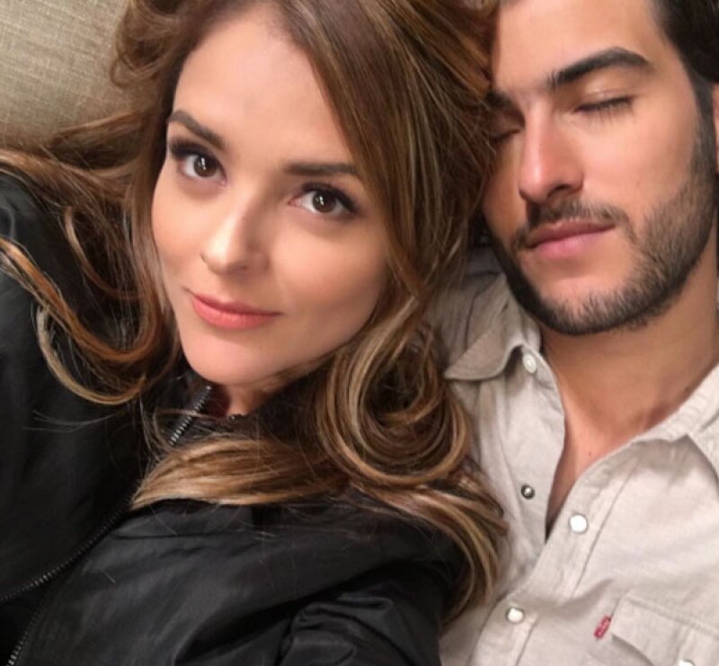 Grettell compartió esta foto junto a Juan Pablo antes de dormir.