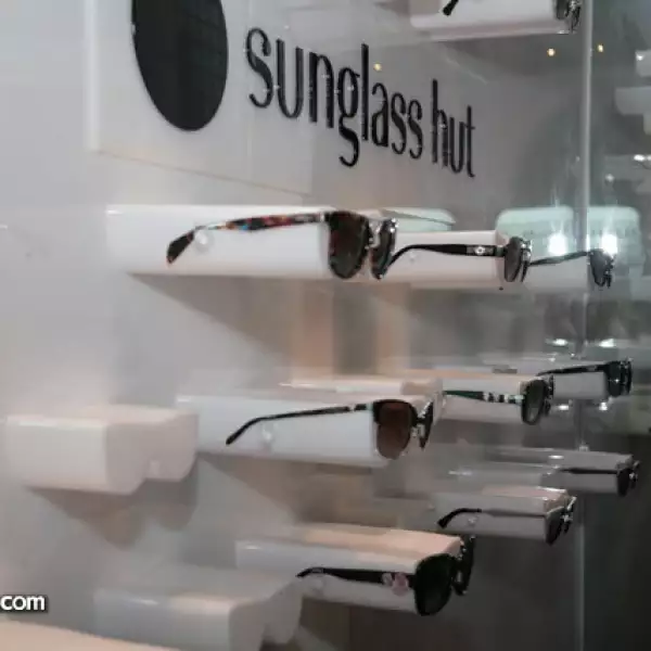 Inauguración de Sunglass Hut