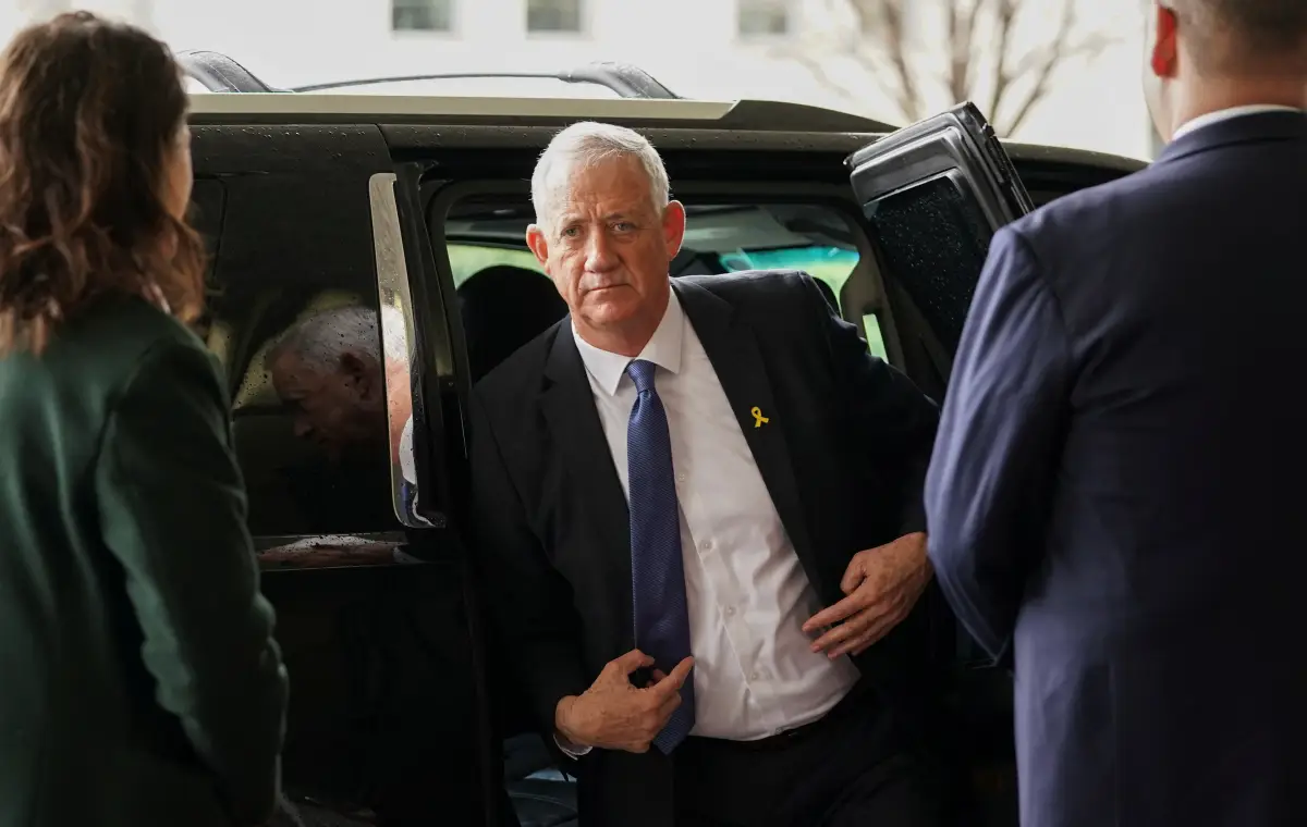 Benny Gantz, miembro del gabinete de guerra israelí, llega para reunirse con el Secretario de Estado de Estados Unidos, Antony Blinken, en el Departamento de Estado en Washington, Estados Unidos, el 5 de marzo de 2024.