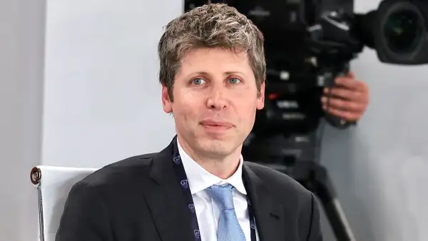 Primer plano de Sam Altman, CEO de OpenAI, durante la cumbre del G7, celebrada en Evian, al este de Francia, el 17 de junio de 2026.