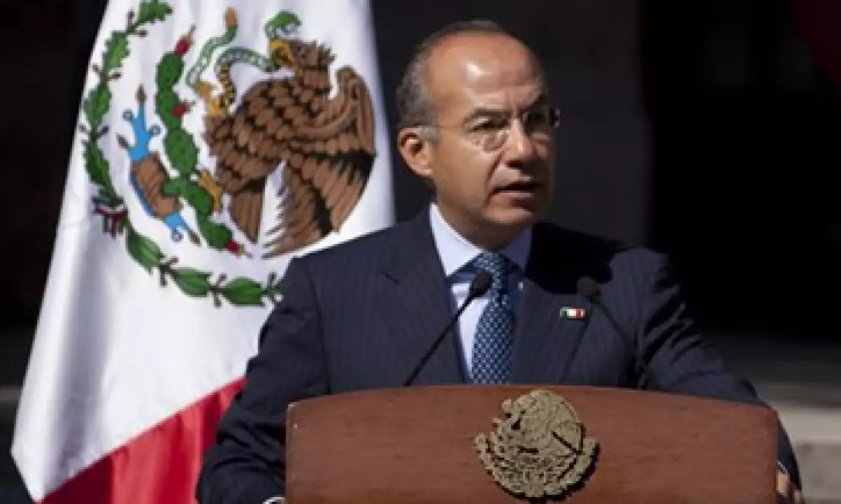 El presidente Felipe Calderón Hinojosa dijo que la reforma laboral tipifica como delito la contratación de menores de edad. (Foto: Reuters)