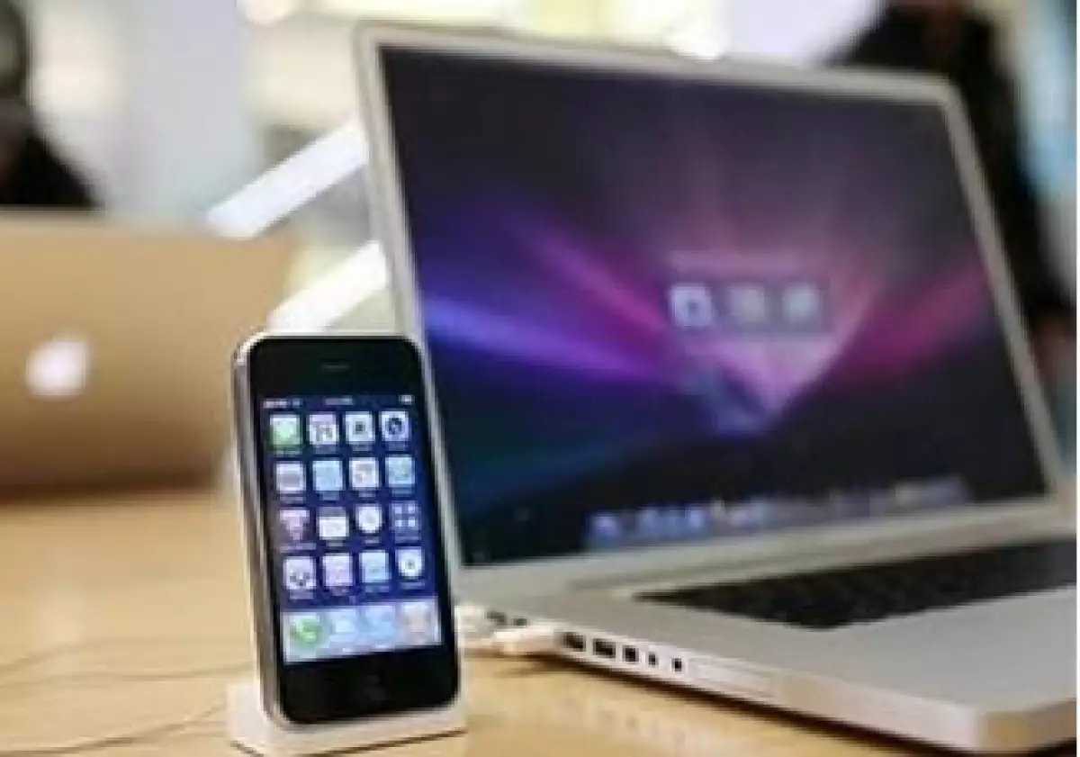 Las nuevas laptops MacBook son más livianas, de 4.7 libras (Foto: Reuters)