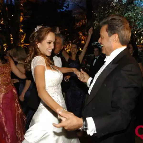 Olivia Peralta, Carlos Peralta