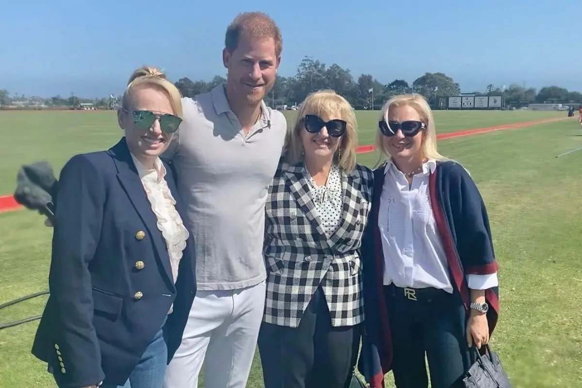 Rebel Wilson y el príncipe Harry