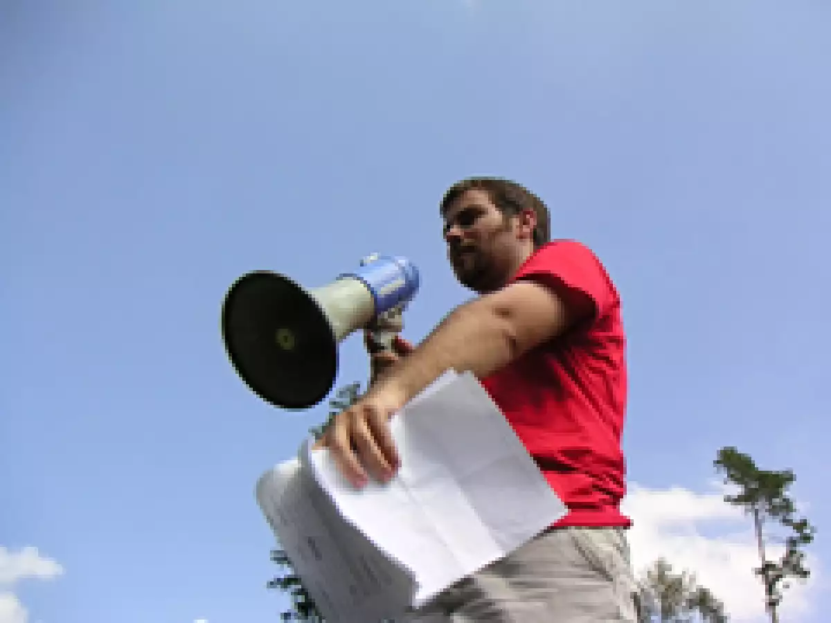 Los articulistas opinan que con su carisma y su destreza verbal, los extrovertidos parecen comunicar con más vigor y motivar a sus empleados. (Foto: Archivo)