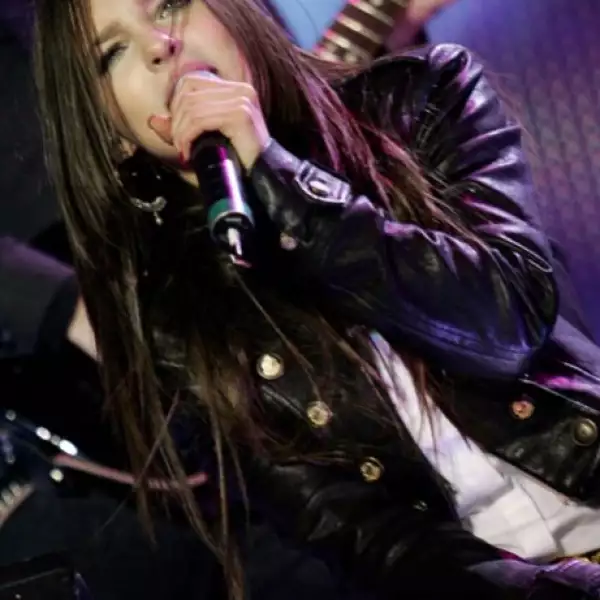 A los 14 años, Belinda decidió dejar las telenovelas y dedicarse a cantar. Siempre ha querido volver a romper su propio récord.