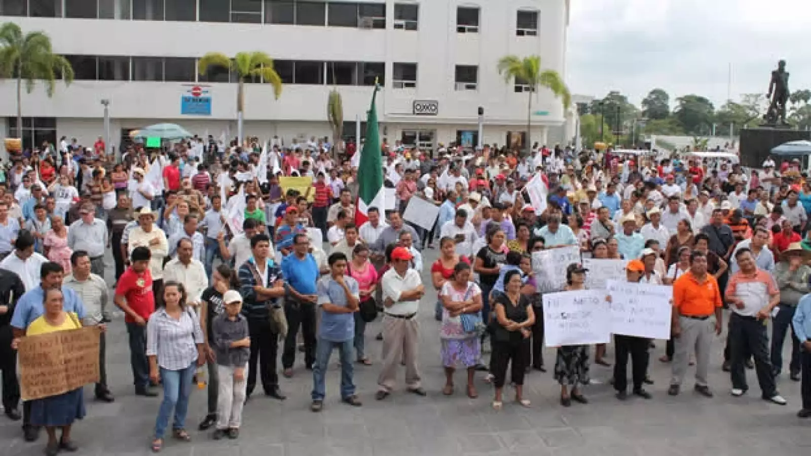 protesta de integrantes de morena