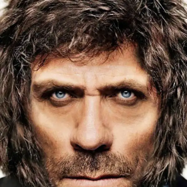 Sin duda al actor británico Hugh Laurie le sienta muy bien este look, sobre todo por la actitud de su personaje del Dr. House.