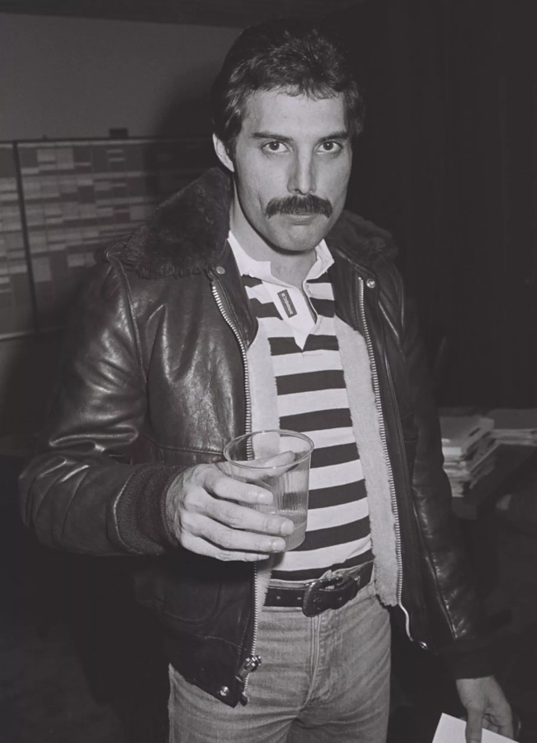 Freddie Mercury murió a causa del Sida.
