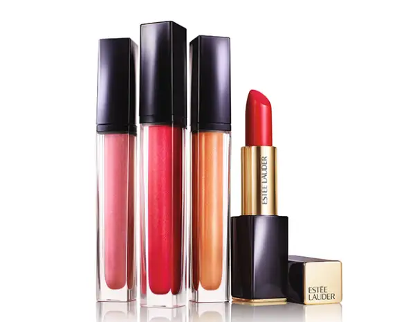 Los lipsticks vienen en más de 20 tonos.