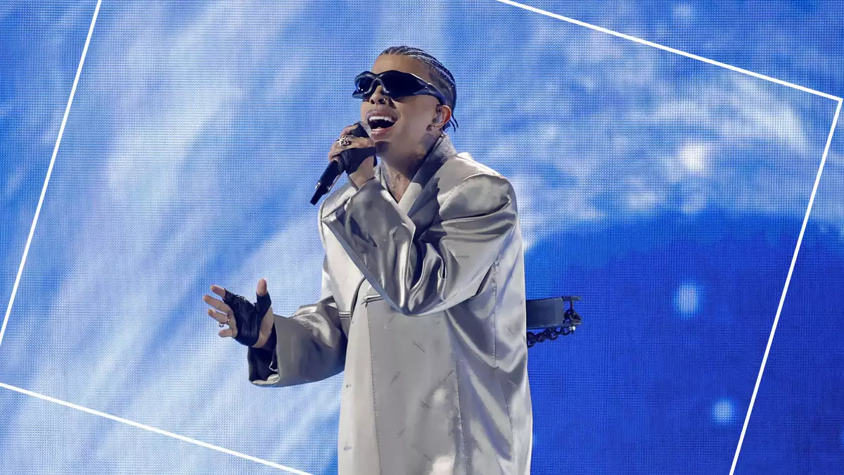 Rauw Alejandro estrena nueva canción en pleno desfile de Louis Vuitton