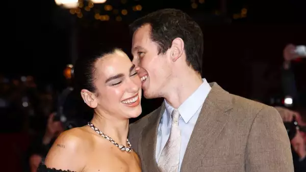Dua Lipa y Callum Turner