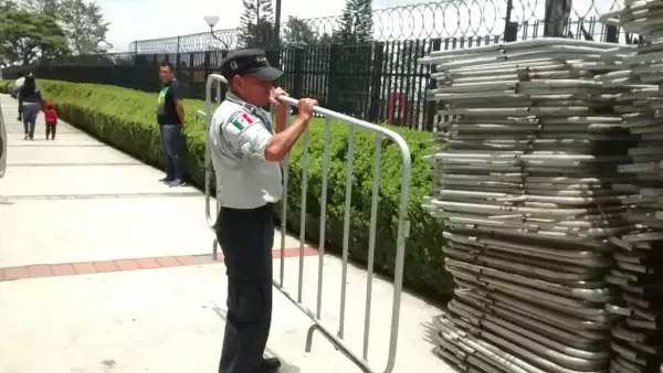 Se colocaron vallas alrededor del Congreso