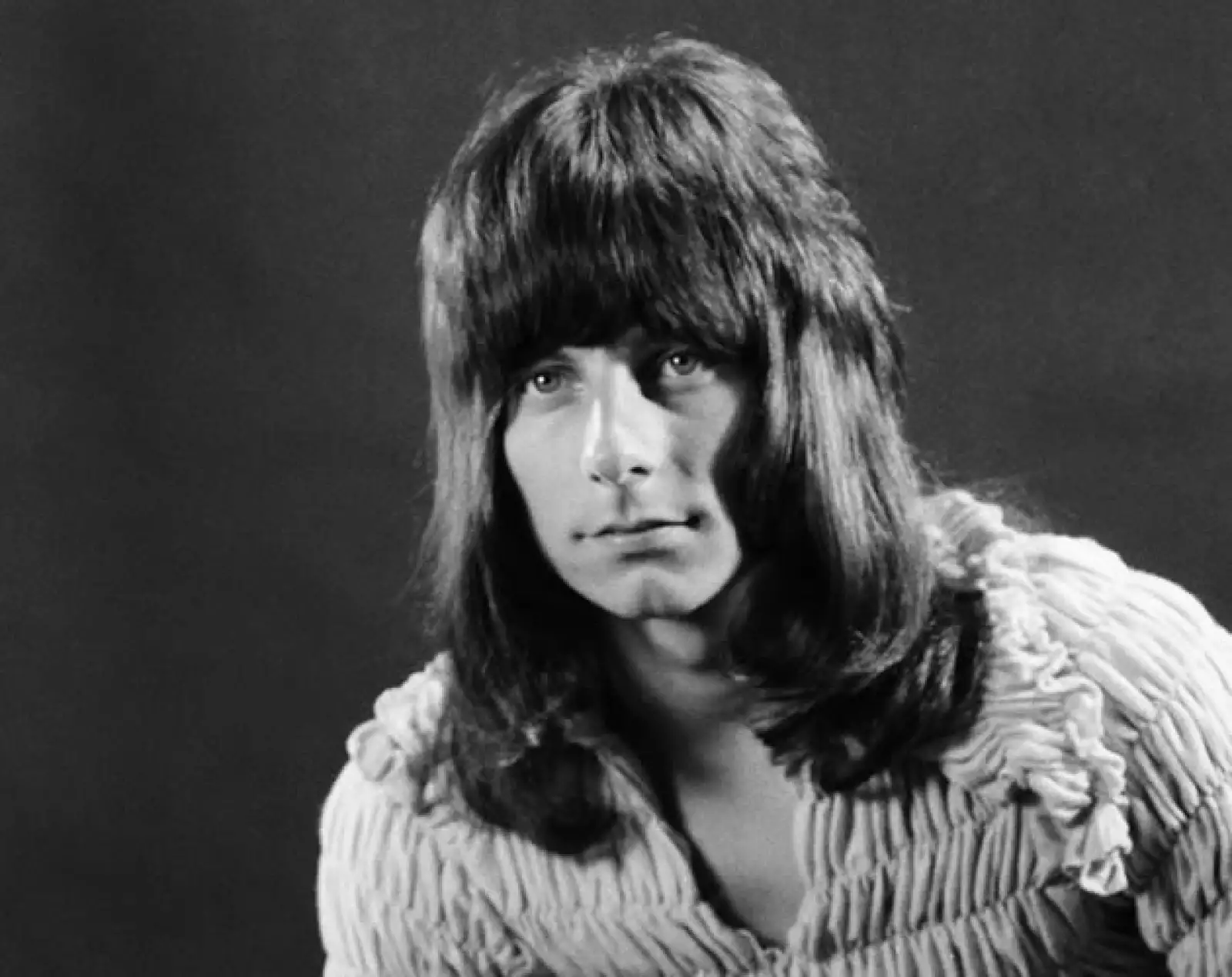 Sí, te hemos dicho que el estilo es algo que decides tú pero no por eso tienes permitido cortarte el pelo de manera en la que parezcas primo del perro Beethoven.